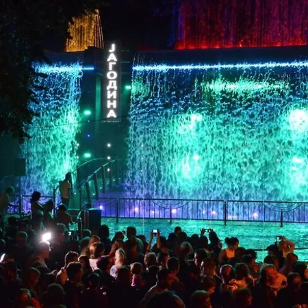 Wing 2 Апартаменты Ягодина